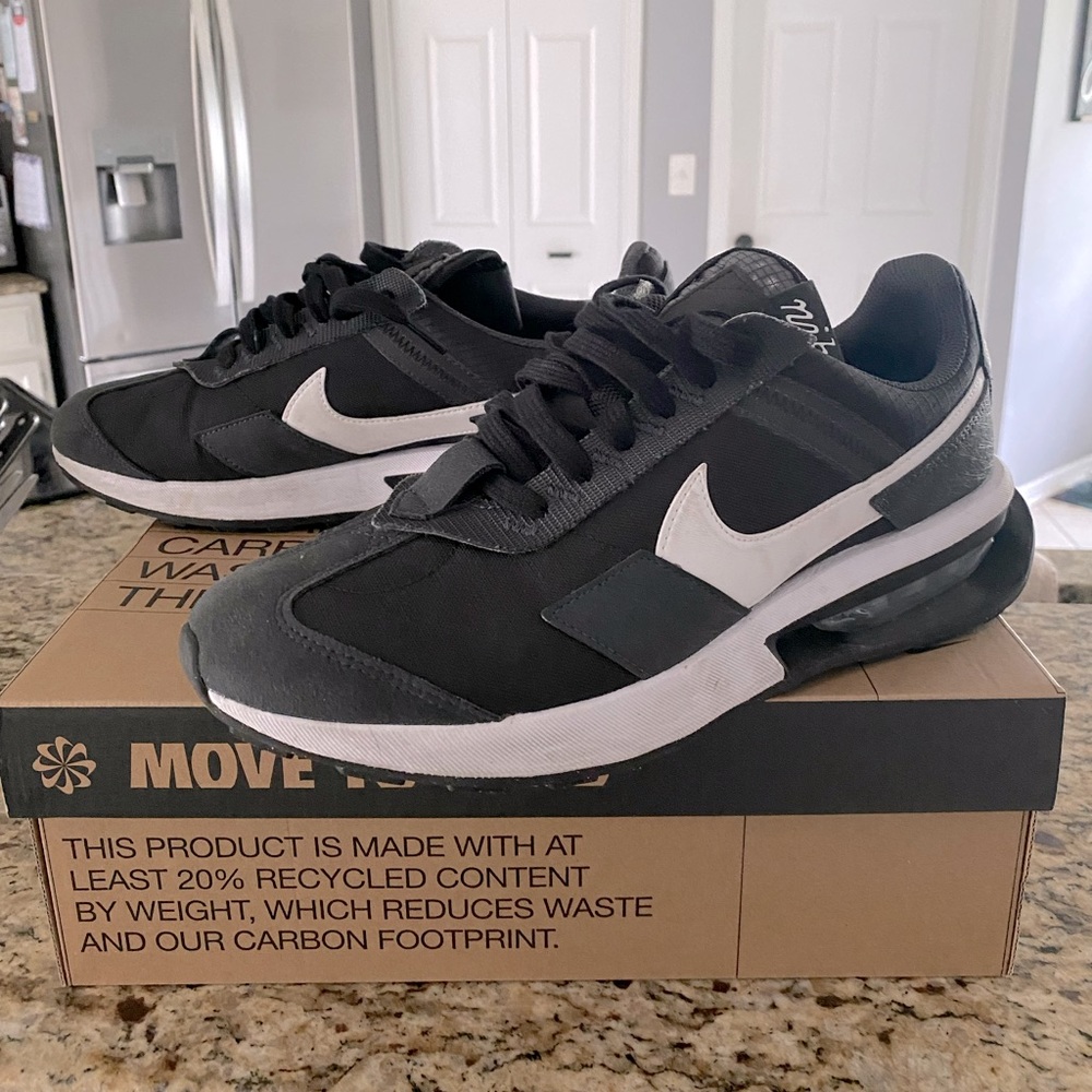 Nike Men’s Air Max Pre-Day